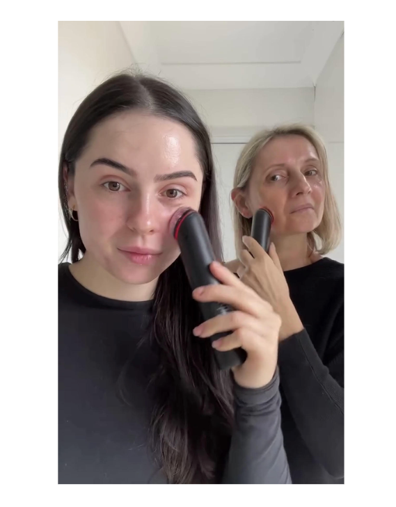 <h2>Why Everyone Is Obsessed</h2>